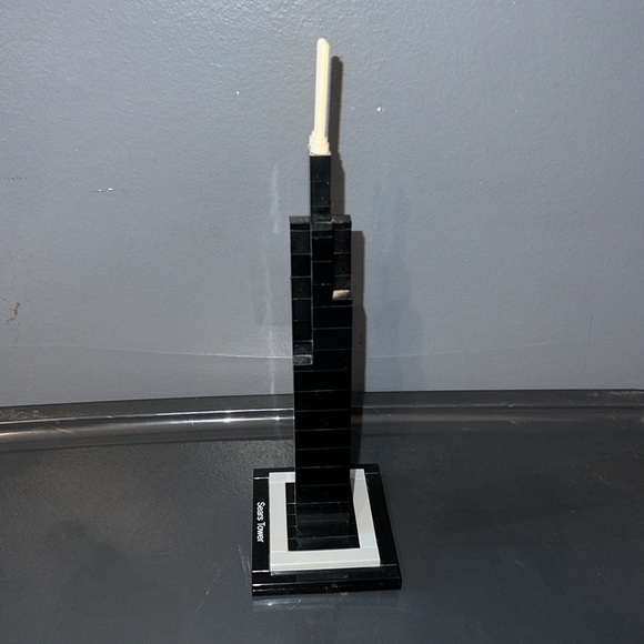 Retired Sears Tower Lego Set 21000 - Picture 3 of 6